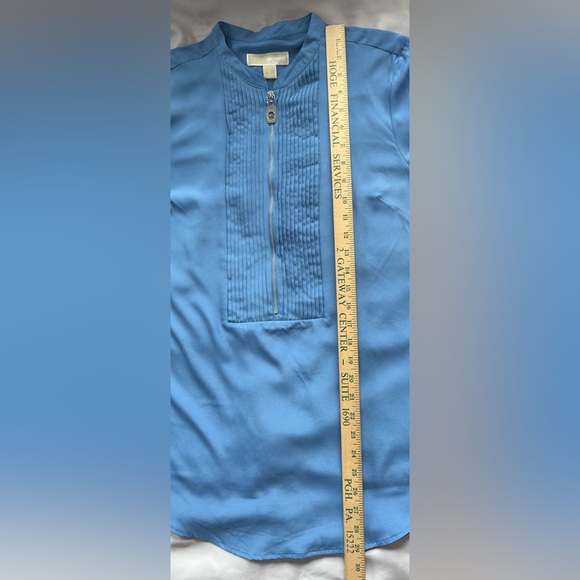 Michael Kors Blue Blouse Size Large with silver tone hardware - Picture 11 of 17